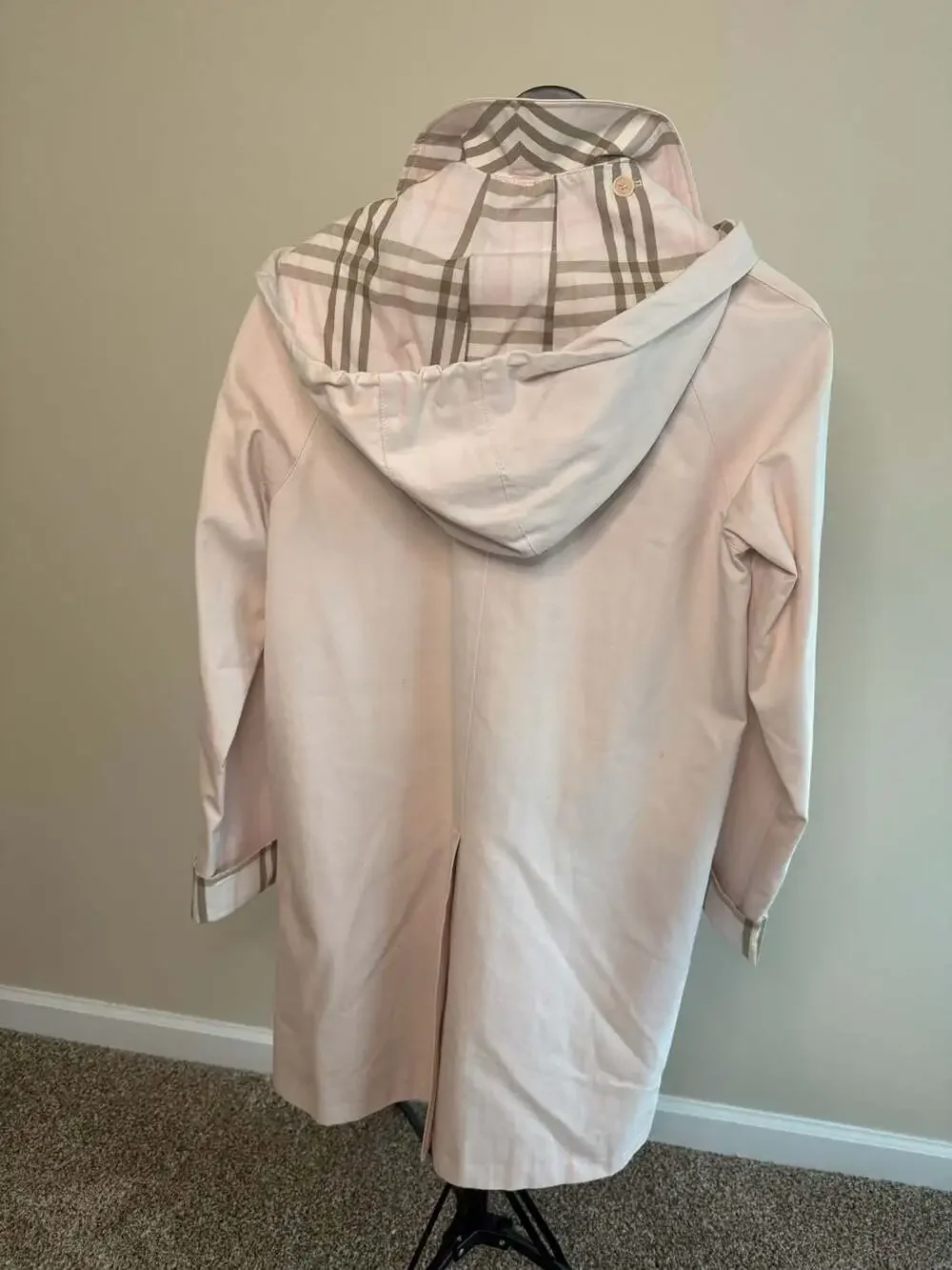 Burberry London Carmen Hooded Cotton Car Coat in Pale Pink - Picture 4 of 13